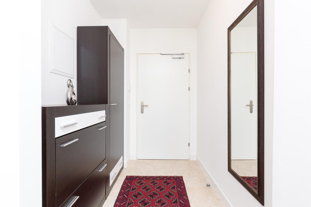 Rafael Kaiser - Paros Apartment - Contactless 24H Check-In Wien Rum bild